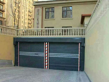 硬質(zhì)快速門